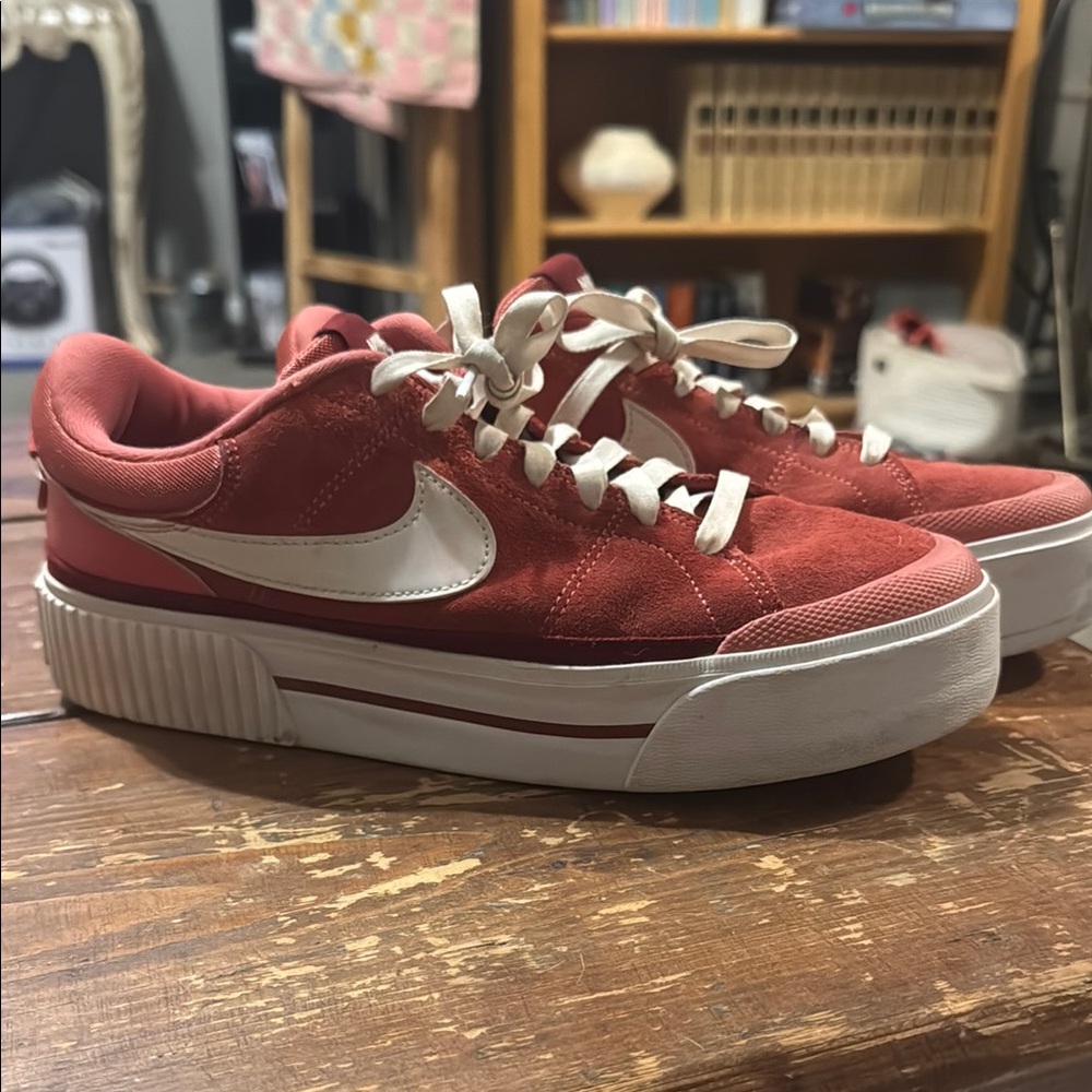 Nike Court Legacy Lift